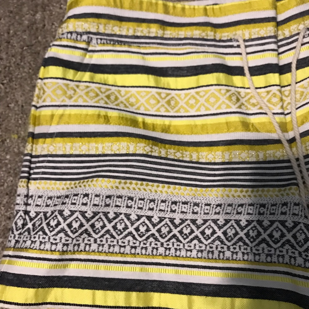 Loft Patterned Riviera Shorts ✨ - Picture 2 of 6